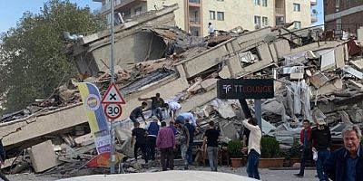 SON DAKİKA Depremde 12 kişinin hayatını kaybettiğini, 438 kişinin yaralandığını açıkladı.