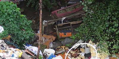 Dere yatağı çöplüğe döndü