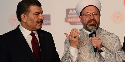 Diyanet İşleri Başkanı, Sağlık Bakanı’nı düzeltti: Teravih namazını evde kılmak uygun olur