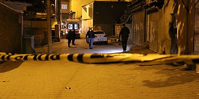 Diyarbakır'da 100'den fazla kurşunun sıkıldığı silahlı kavgada 1'i ağır 2 kişi yaralandı