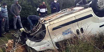 Elektrik direğine çarpan aracın motoru yerinden fırladı: 1 ölü, 1 yaralı