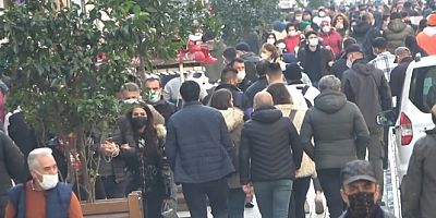 ÖZEL HABER Emin önü ve İstiklal Caddesi'nde 'İğne atsan yere düşmez' dedirten manzara