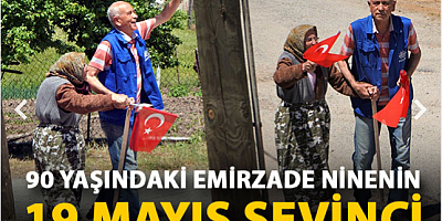 Emirzade nine, 19 Mayıs Marşı'nda 'yalın ayak' dışarı koştu