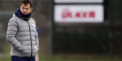 Emre Belözoğlu: Fenerbahçe forması giyen herkesin arkasında durmaya devam edeceğiz