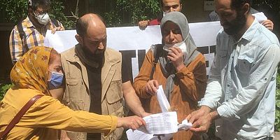 Erdoğan’ın helallik istediği esnaf Ankara’da vergi levhalarını yaktı