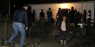 Erzincan'da sağanak sele dönüştü, bazı noktalarda su baskını yaşandı