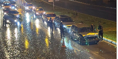 Erzincan’da sağanak yağış kazayı beraberinde getirdi: 5 araç çarpıştı