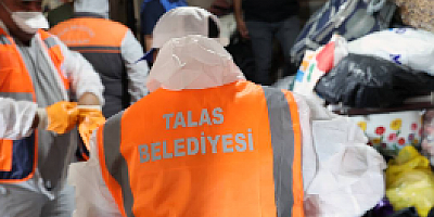 Evden 5 kamyon çöp çıkartıldı