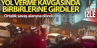 Fatih'te yol verme kavgasında sopalı dayak kamerada