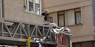 Fırın bacasında yangın çıktı, mahalleli o anları endişeyle izledi