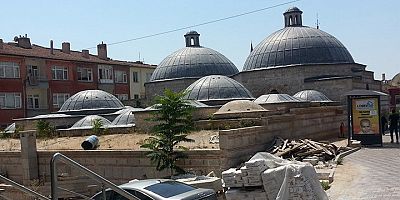 Gerçek kültür varlıkları yıkıma terk ediliyor