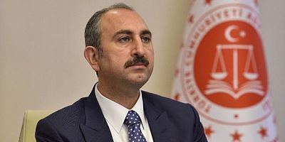 'Hak aranacak yegane yer yargıdır. Kimsenin kendisini hakim-savcı yerine koyma yetkisi yoktur'