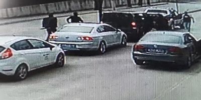 Her şey bir anda oldu! Önce yol ortasında birbirine saldırdılar sonra yaralılarını alıp yok oldular
