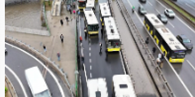 İETT otobüsü arızalandı, Kadıköy D-100 Karayolu’nda trafik durma noktasına geldi