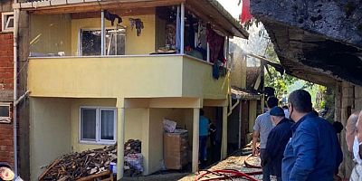 İki katlı ahşap evde çıkan yangın korkuttu