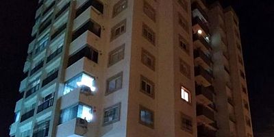 İki sevgili, tartıştıkları arkadaşları tarafından evlerinde tabancayla vuruldu: 1 ölü, 1 yaralı