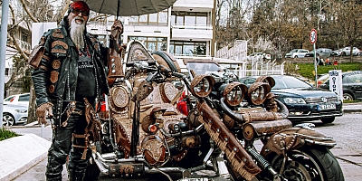 İlginç tasarımıyla dikkat çeken bu motosikletin dünyada eşi benzeri yok