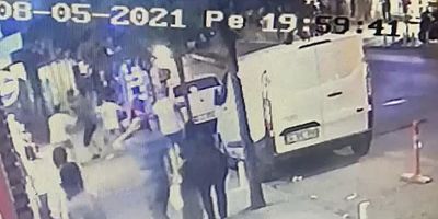 İstanbul'da korkunç cinayet kamerada: İzmarit kavgasında çakıyla kalbinden bıçakladı