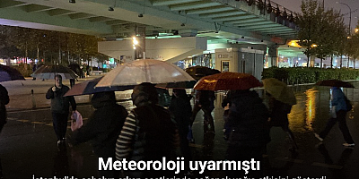 İstanbul’da sabahın erken saatlerinde sağanak yağış etkisini gösterdi