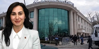 KAÇAK YAPILARDAN ALDIĞINIZ ÜCRETLERDEN HALKA HİZMET VER ÖZLEM BAŞKAN 