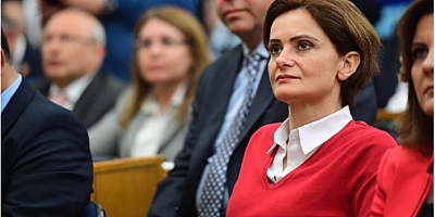 Kaftancıoğlu, kendisini başörtülü gösteren fotoğrafa böyle tepki gösterdi: Kadınların inançlarından ellerinizi çekinceye kadar mücadeleye devam