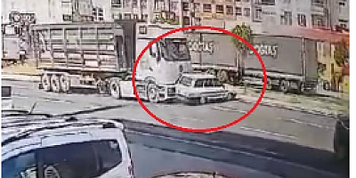 Kayseri’de tırla çarpışan otomobilin takla attığı kaza kamerada