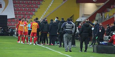 Kayserispor-Galatasaray maçında gerilen ortamı Fatih Terim yatıştırdı