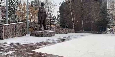 Kent merkezine mevsimin ilk karı yağdı