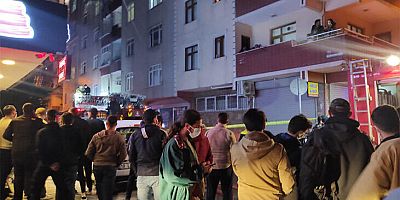 Korkutan yangın Bağcılar'da mahalle sakinlerini sokağa döküldü