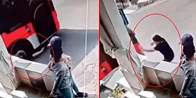 Koşarak yola çıkan çocuğun ayağının üzerinden otobüs geçti