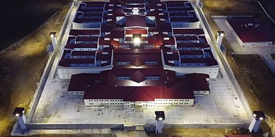 Kuyu tipi cezaevinde, aylardır iddianame bekliyorlar