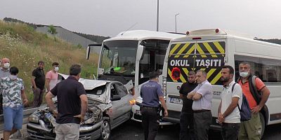 Maltepe'de 5 aracın karıştığı zincirleme trafik kazası: 2 yaralı