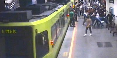 Metrodaki sigara kavgası güvenlik kamerasında