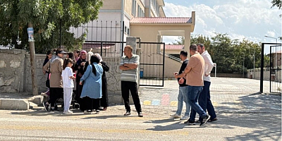 Okulda dehşet anları! Okula girip 2 öğretmeni bıçakladı