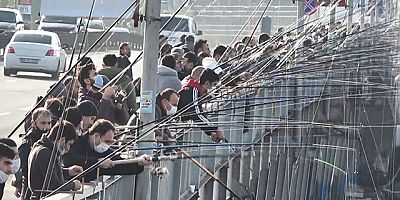 Olta balıkçılarından korkutan görüntüler... Yan yana, omuz omuza, neredeyse sırt sırta  