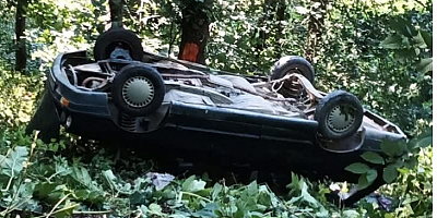 Ordu’da otomobil ormanlık alana yuvarlandı: 3 yaralı
