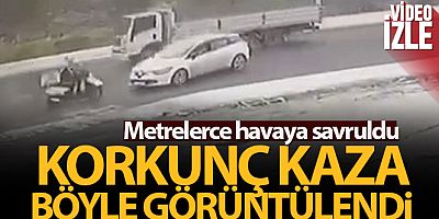 Otomobilin çarptığı motosikletli metrelerce havaya savruldu