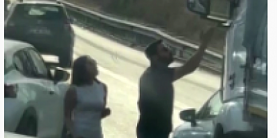 Otoyolda trafik terörü, yol kesip sürücüyle tartıştılar