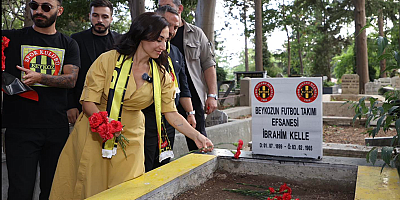 ÖZLEM BAŞKANIN MEZARLIK ZİYARETİNDEKİ SAYGISIZLIĞI BURADA BİLE GÖSTERİŞ YAPTIN YA, HELAL OLSUN SANA! 