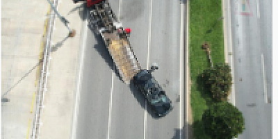 Pendik Sahil Yolu’nda kaza: Lüks otomobil takla atarak devrildi