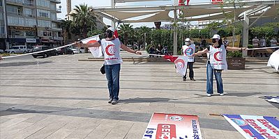 Polis mesafe denetimi yaptı, sendikacılar 1 Mayıs halayını böyle çekti