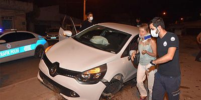Polisin üzerine otomobilini süren alkollü sürücü, kaza yapınca yakalandı