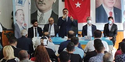 Şahinbey'de 4 partiden istifa eden 250 kişi AK Parti'ye üye oldu