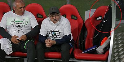 Şampiyon olan Kocaelispor'da teknik direktör, kutlama sırasında solunum cihazından destek aldı