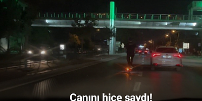 Scooterla 80-90 kilometre hızla seyrederek araçları solladı