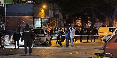Silahlı kavga; 3 yaralı manisa'da eğlence mekanı önünde 