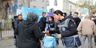 Sinop'ta kadına yönelik şiddete dikkat çekmek için stant açıldı