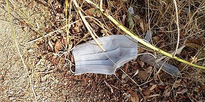 Sokağa atılan maskeler korona virüs taşıyabilir.