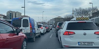 Sokağa çıkma kısıtlamasına rağmen Avcılar'da şaşırtan trafik