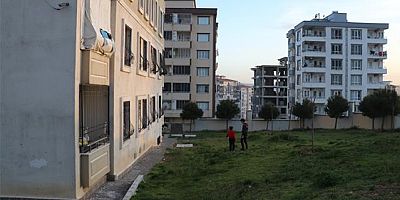 SON DAKİKA 14 yaşındaki genç kız, 11'inci kattan düşerek yaşamını yitirdi